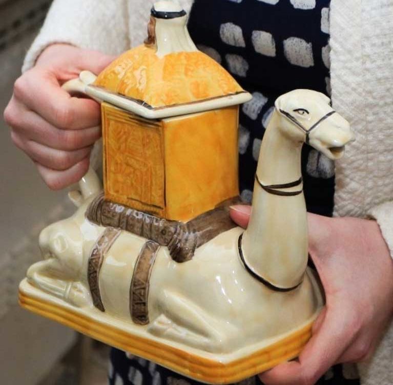 A tea-rific collection! Meet the British couple who own 8 500 teapots